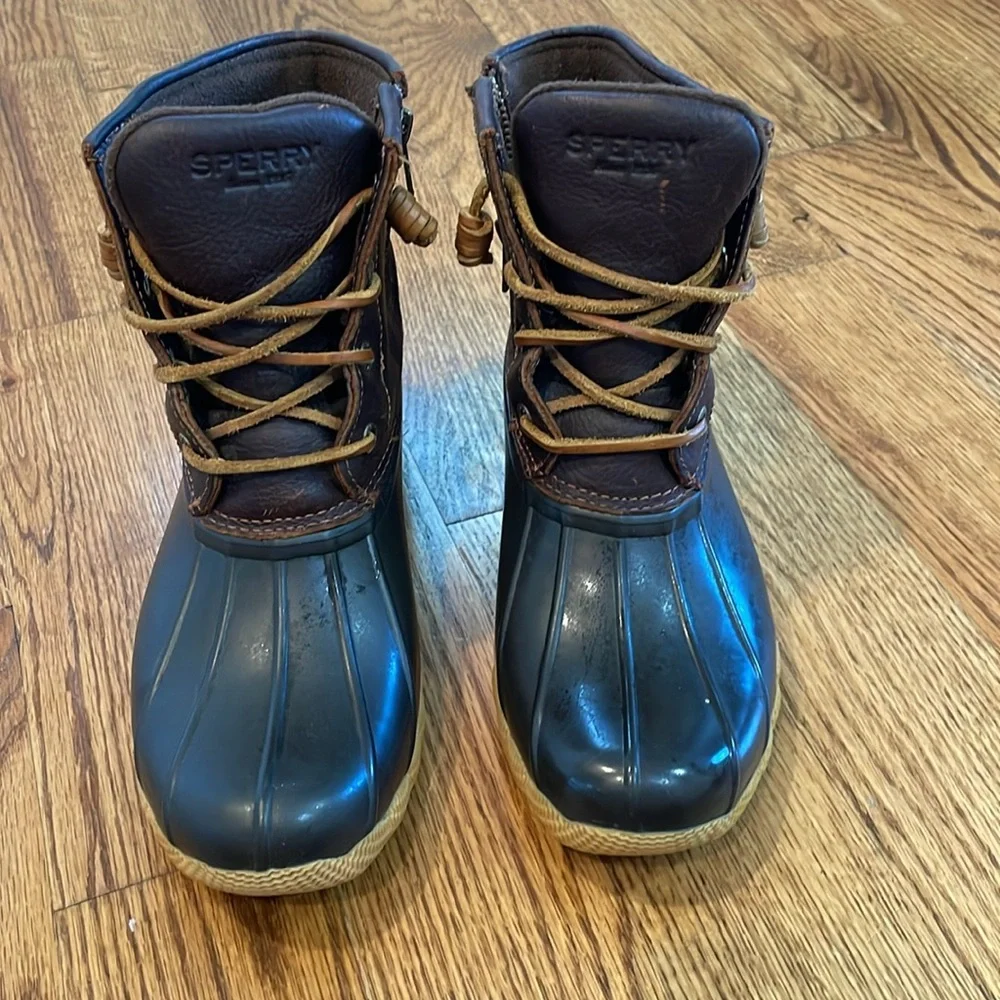 Sperry Women's Saltwater Waterproof Boots. Size 7. Excellent Condition.